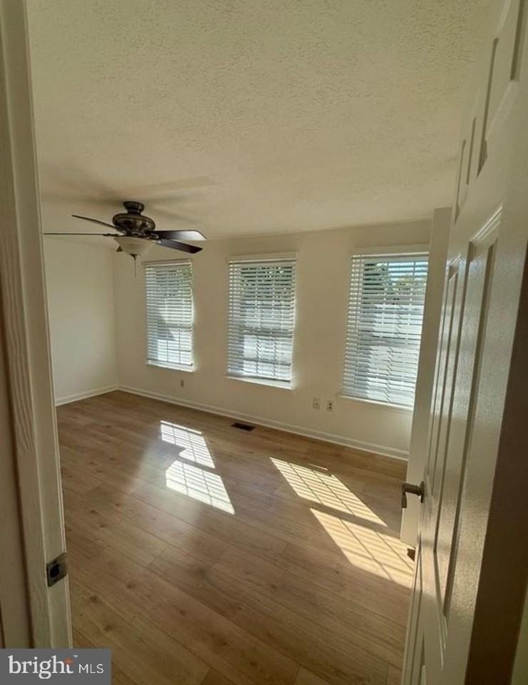 1475 Mobley Ct - Photo 7 of 10