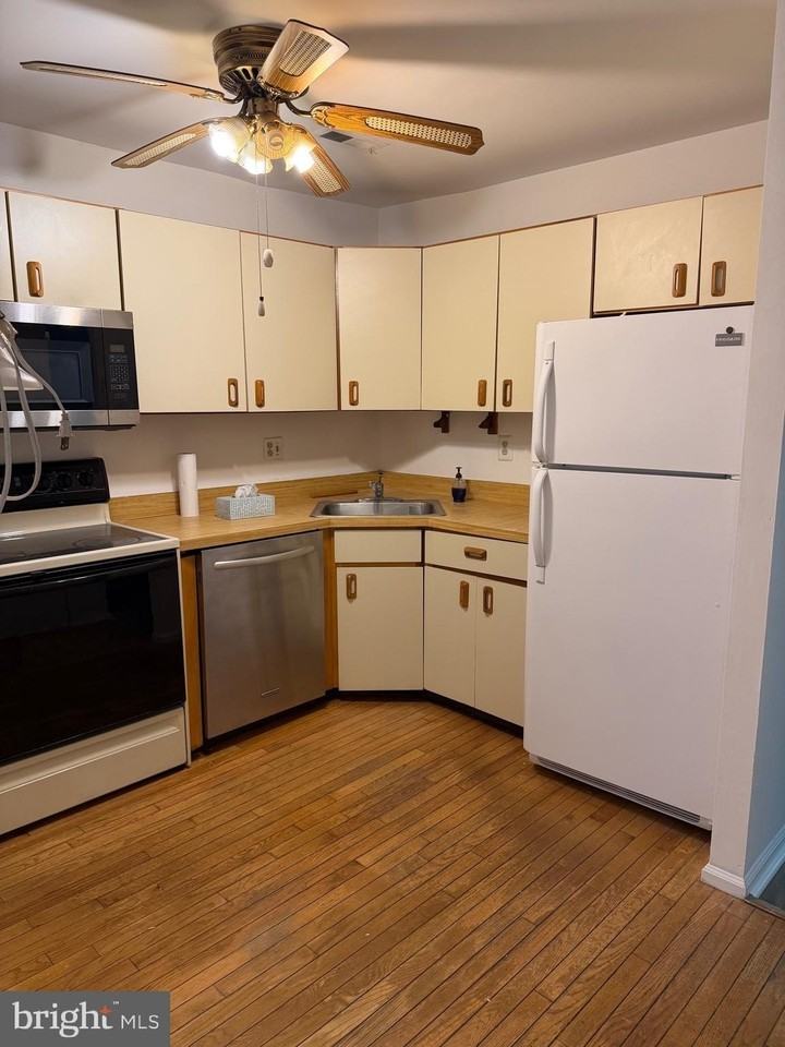 1614 Huntingdon Mews - Photo 4 of 10