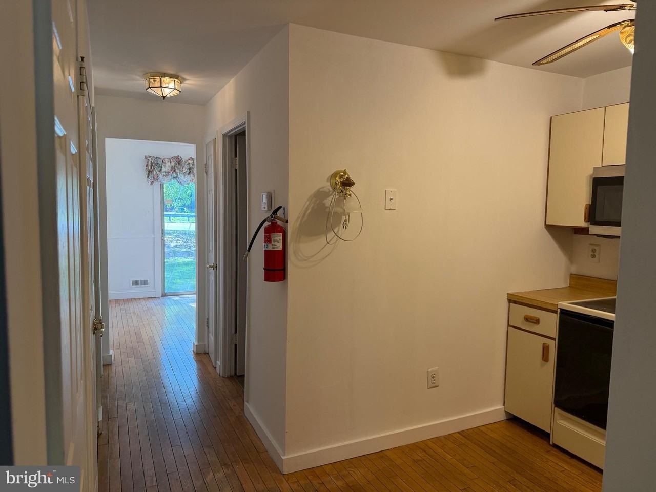 1614 Huntingdon Mews - Photo 5 of 10