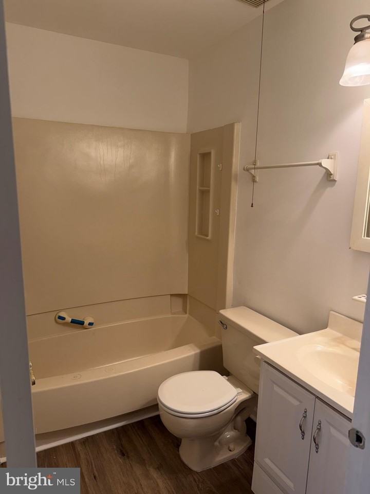 1614 Huntingdon Mews - Photo 6 of 10