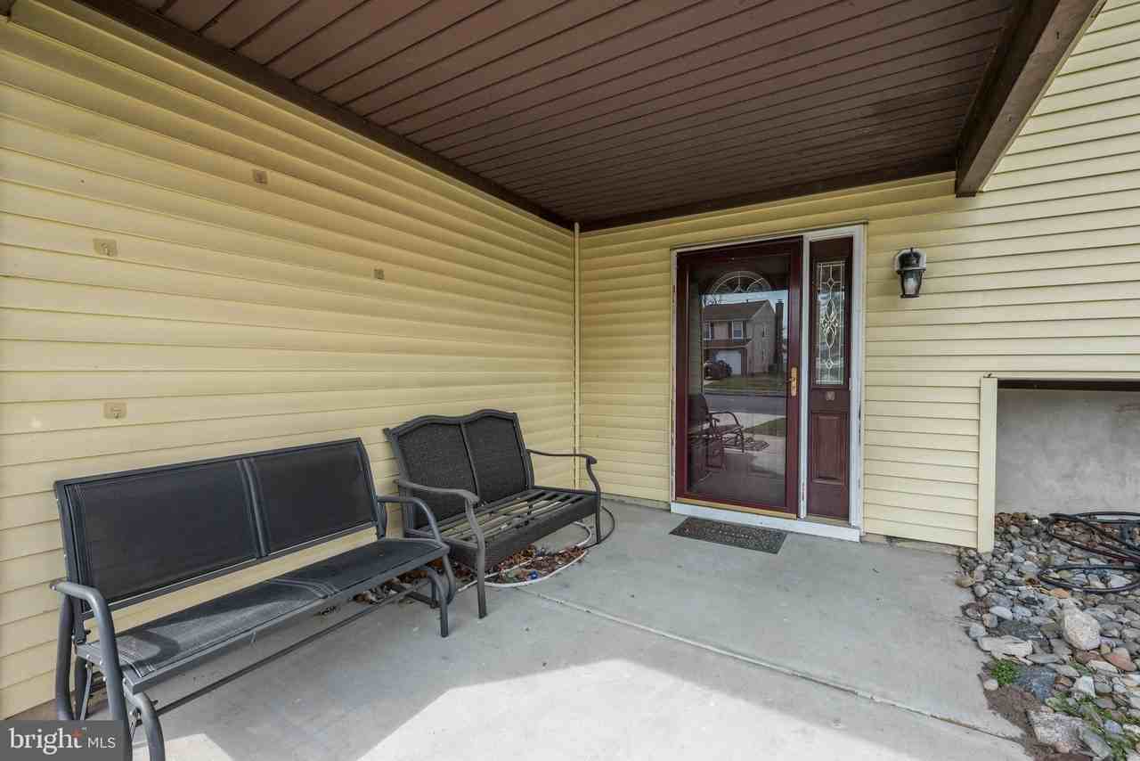 76 Argyle Ave - Photo 4 of 40