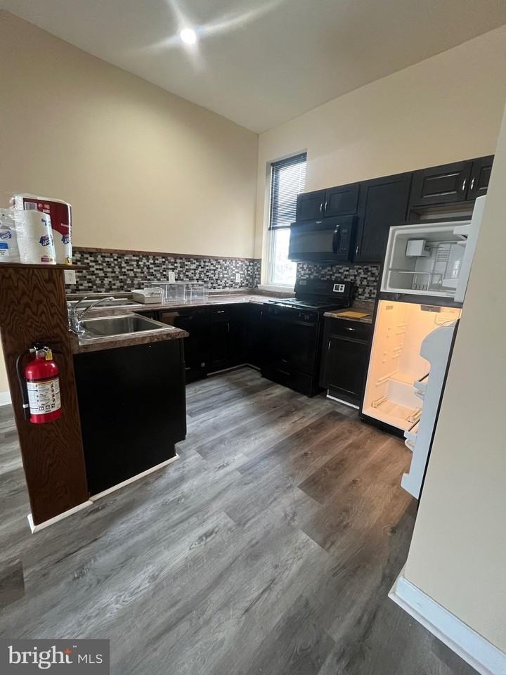 334 S Broad St #3 - Photo 3 of 17