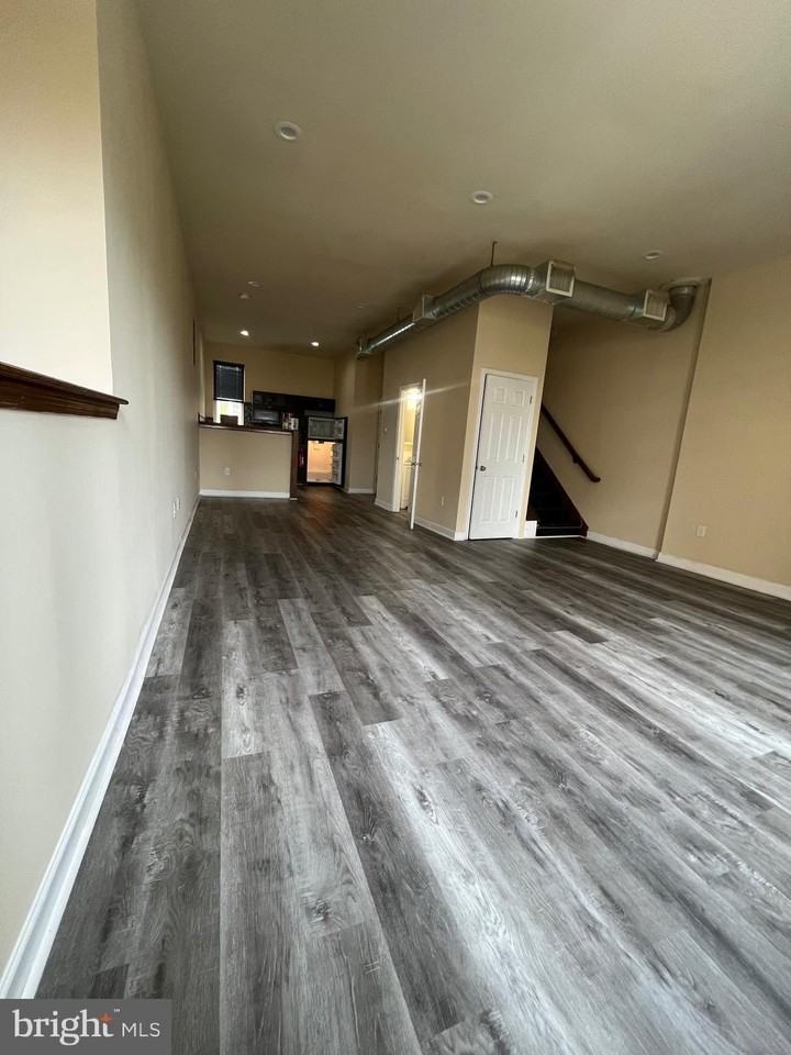 334 S Broad St #3 - Photo 4 of 17