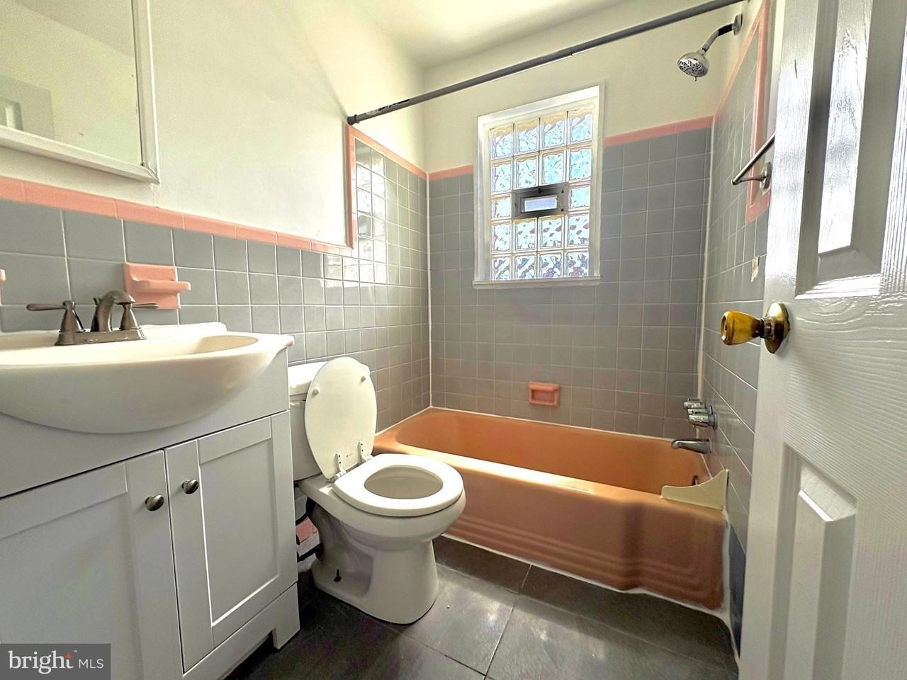 7816 Frontenac St #1stFLFRONT - Photo 6 of 11