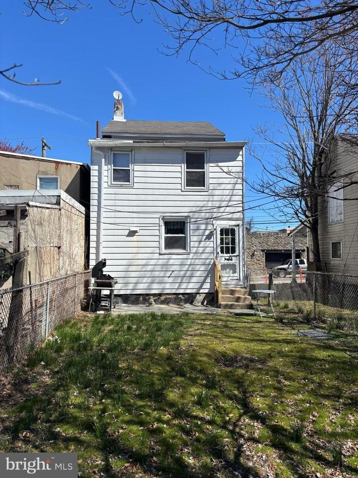 4448 Mitchell St - Photo 4 of 20