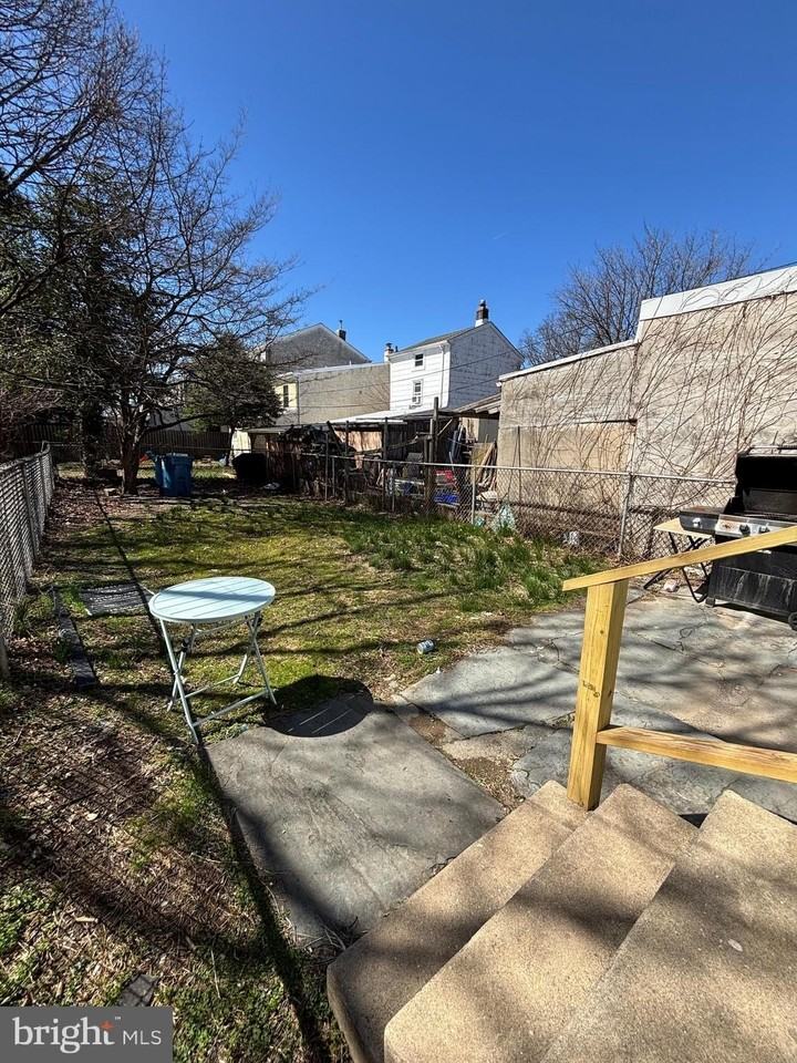 4448 Mitchell St - Photo 5 of 20