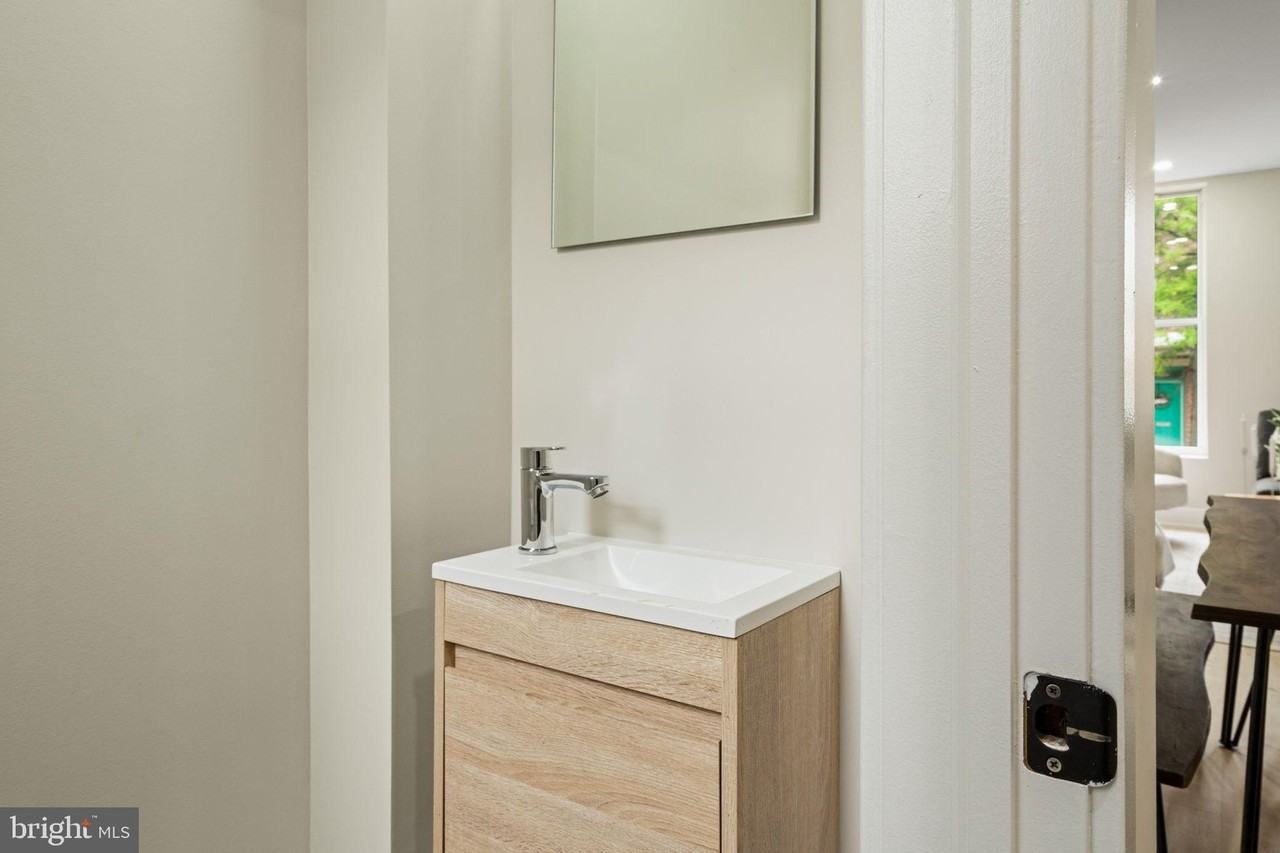 648 N 36th St - Photo 6 of 44