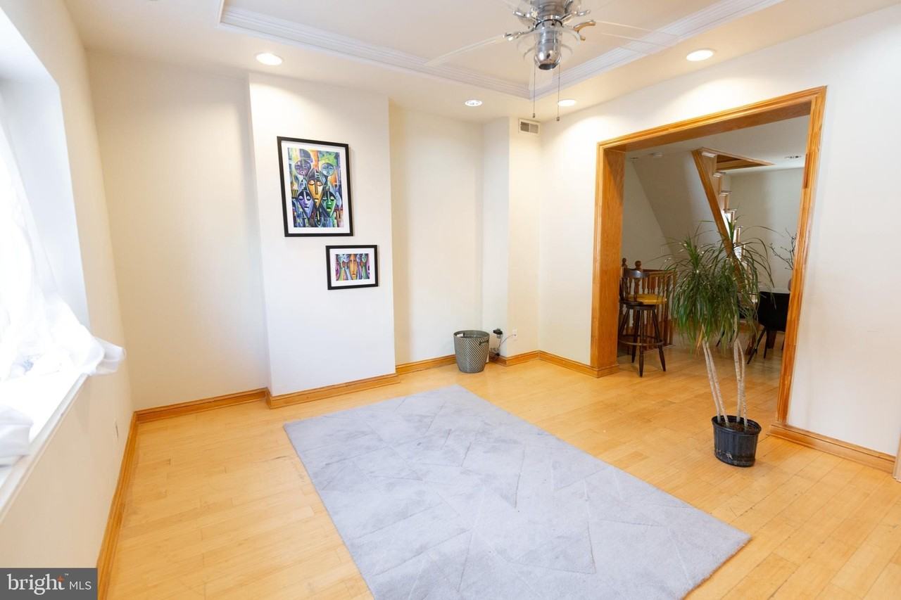 808 Gaul St - Photo 3 of 50