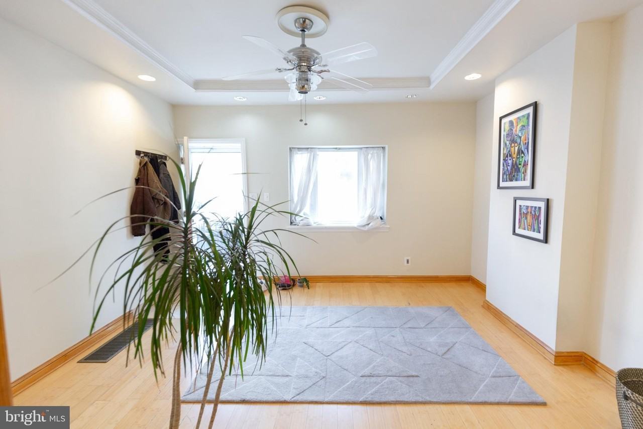 808 Gaul St - Photo 5 of 50