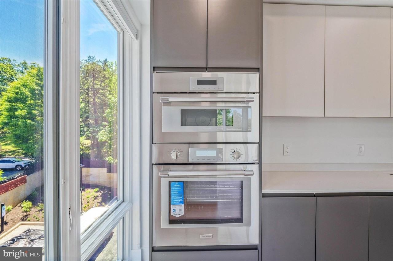228 W Glebe Rd #301 - Photo 7 of 13