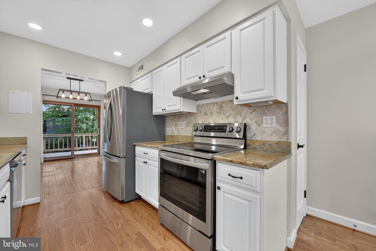 2031 Sarazen Pl - Photo 7 of 27