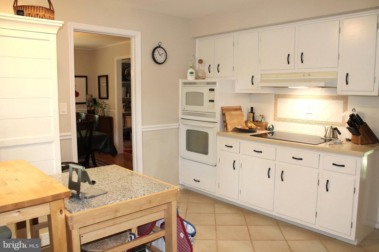 3606 Barkley Dr - Photo 4 of 26