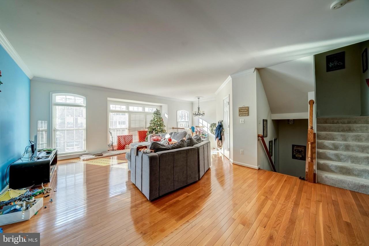 12162 Caldicot Ln - Photo 6 of 10