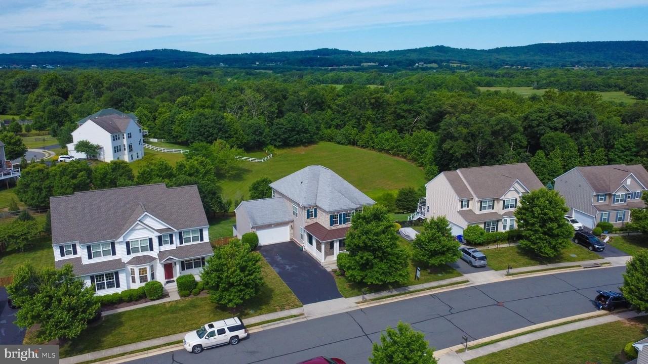 13481 Arcadian Dr - Photo 4 of 50