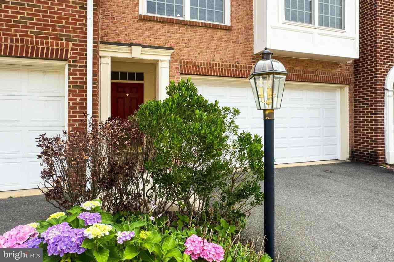 21776 Ladyslipper Sq - Photo 6 of 50