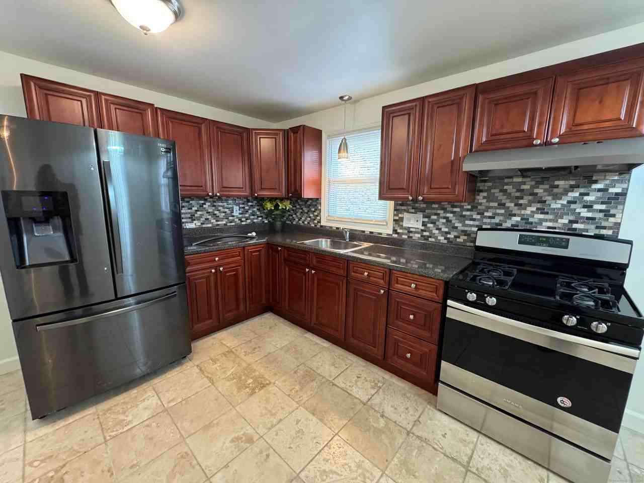 37 Elizabeth Ann Dr - Photo 3 of 14
