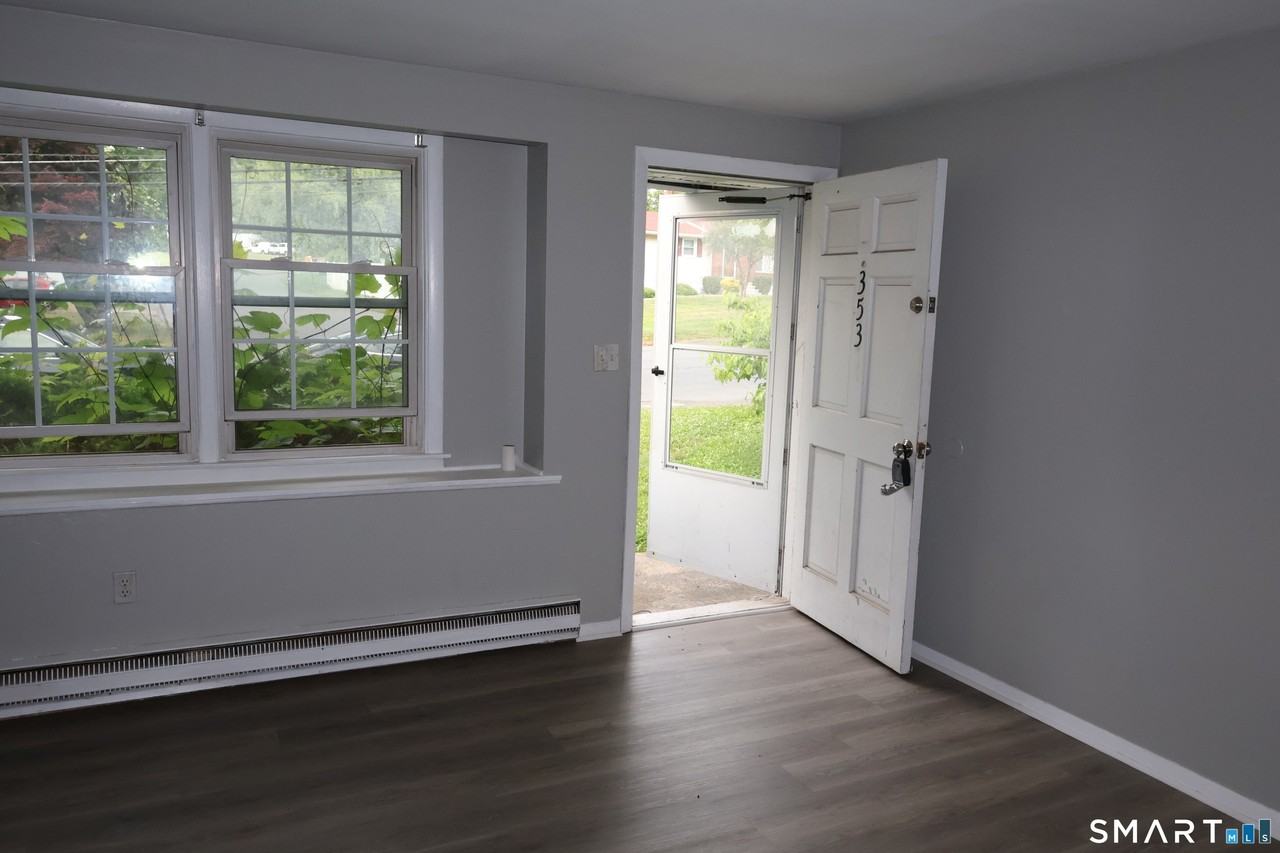 353 Scott Rd - Photo 4 of 11