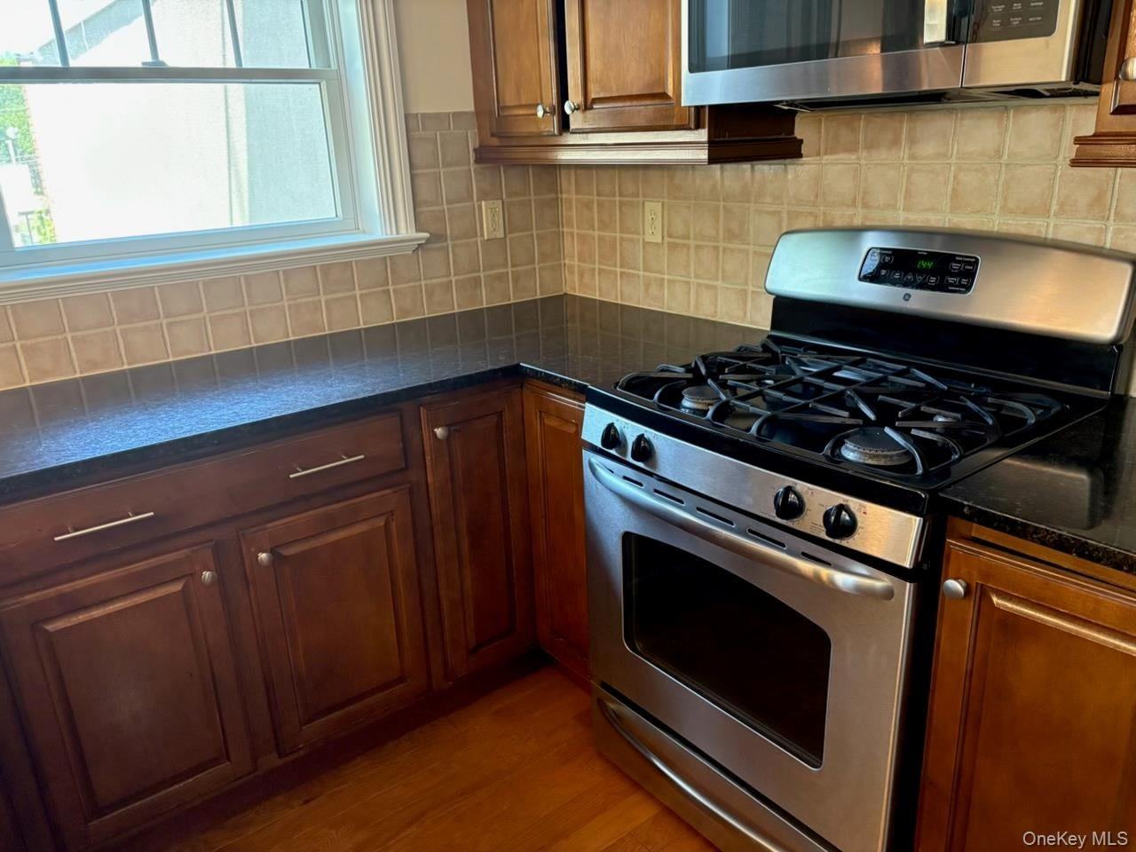 101 Sheldrake Pl - Photo 5 of 26