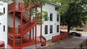 featured image of 33 Center St