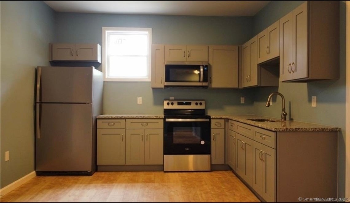 33 Center St - Photo 2 of 7