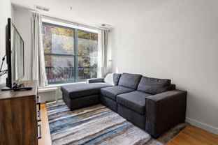222 Montgomery St Apt 1d - Photo 1 of 1
