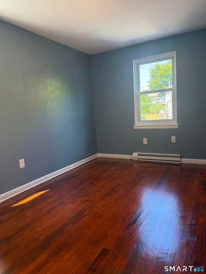 350 Cherry St - Photo 7 of 8