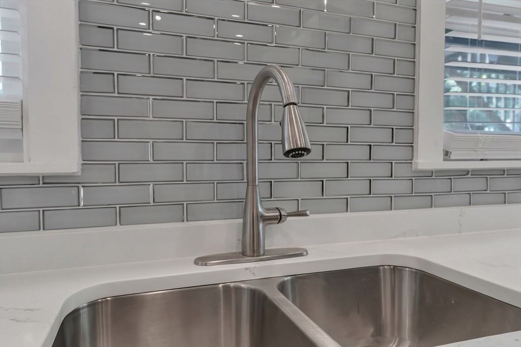 39 Hope St ##1 - Photo 6 of 24