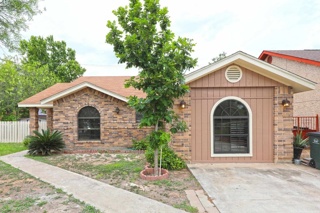 8761 Augusta Loop - Photo 2 of 20