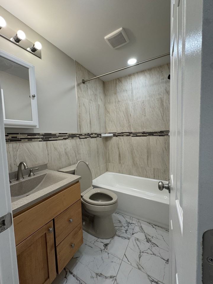 1933 E Huntingdon St #1 - Photo 2 of 22