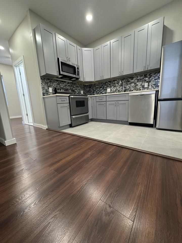 1933 E Huntingdon St #1 - Photo 6 of 22