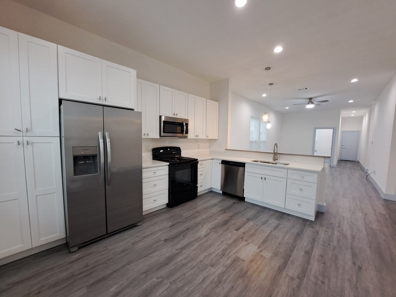 3243 Noor St #1 - Photo 4 of 18