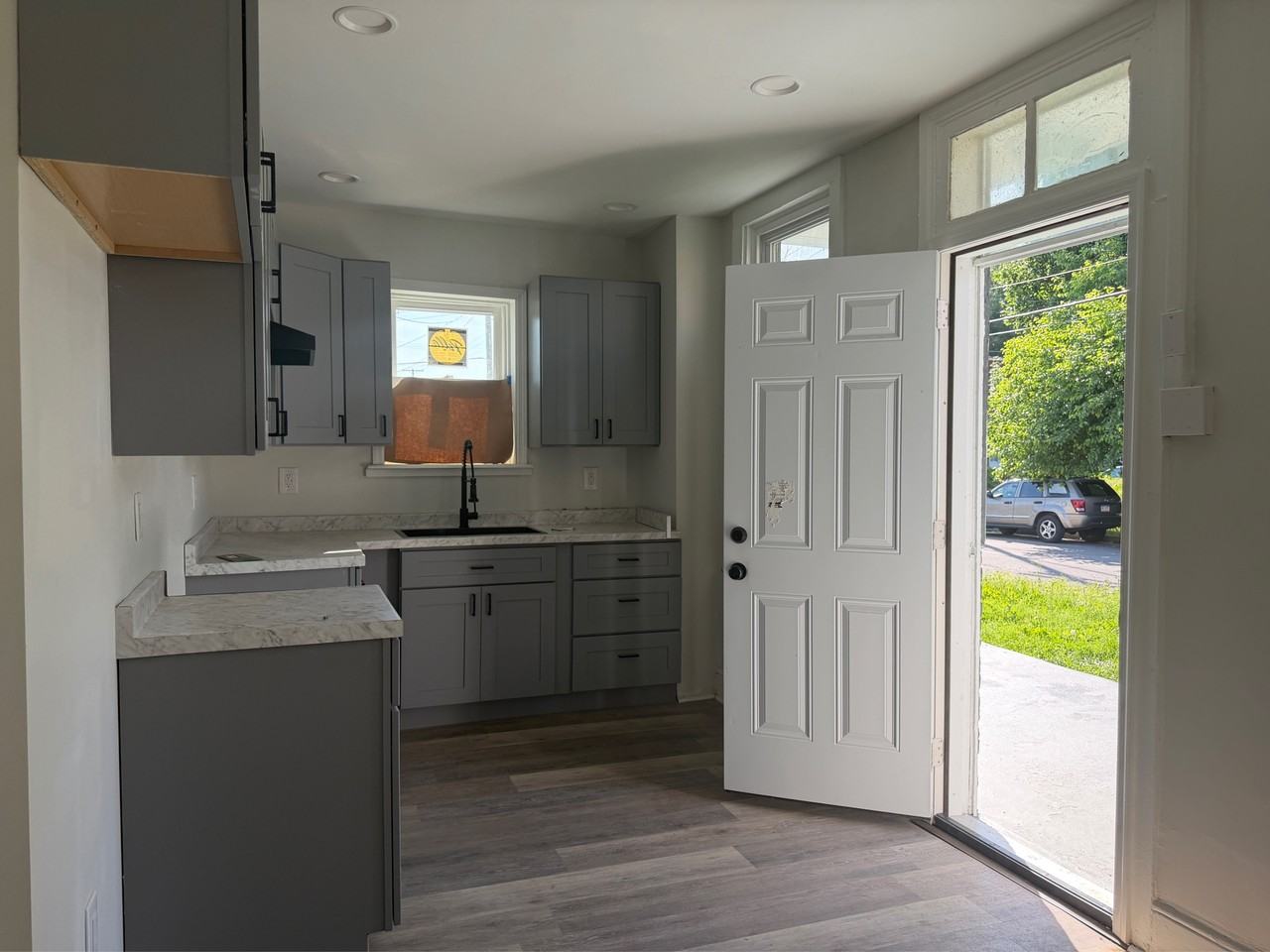 563 S Queen St #1 - Photo 5 of 21