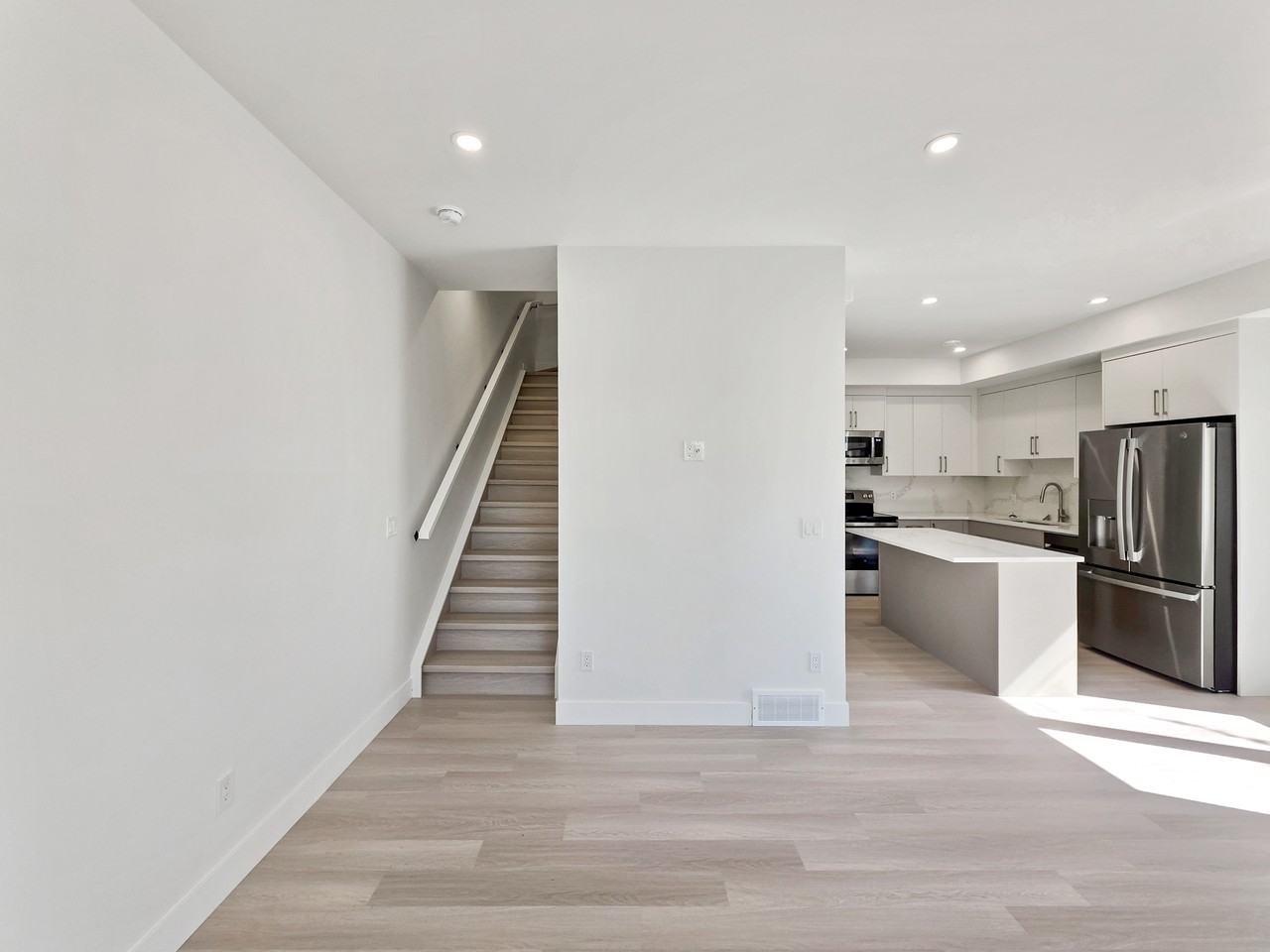 7412 34 Ave Nw #2 - Photo 7 of 27