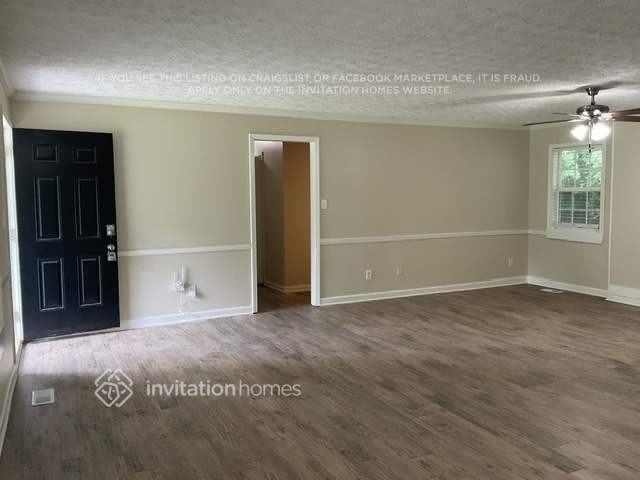 2396 Shire Ct - Photo 2 of 18