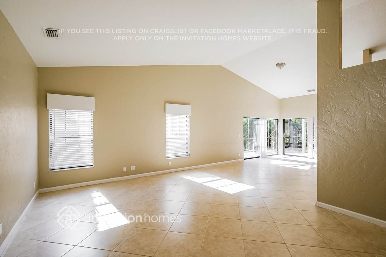 7045 Golf Pointe Cir - Photo 6 of 17