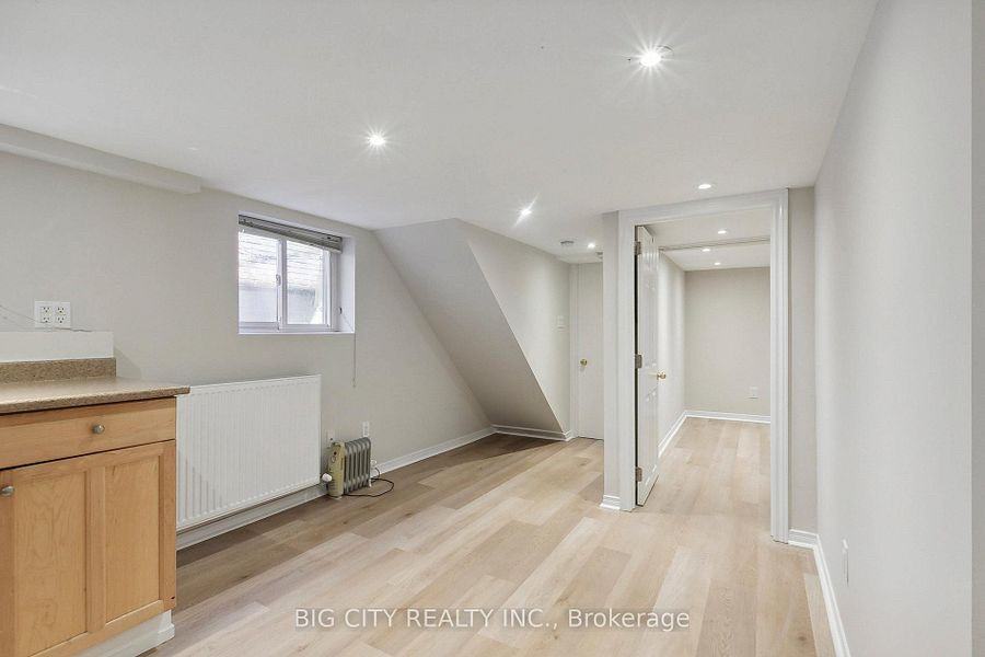 178 Douglas Ave - Photo 4 of 14