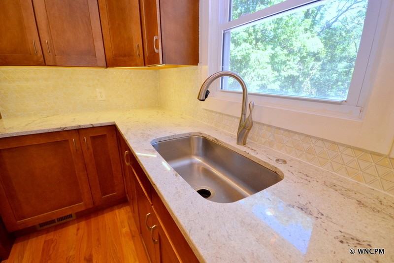 17 Laurel Park Dr - Photo 3 of 16