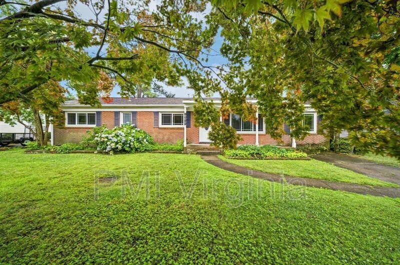 5389 Susquehanna Dr - Photo 4 of 32