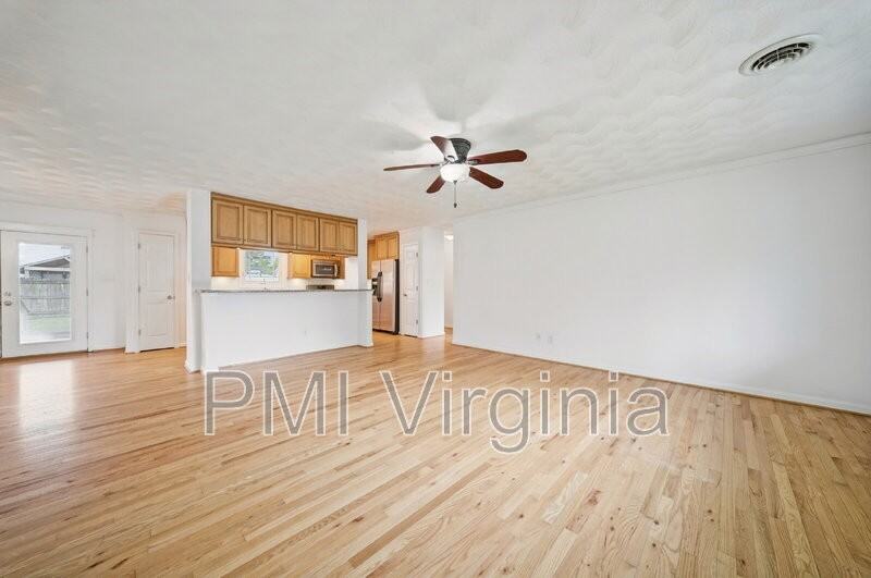5389 Susquehanna Dr - Photo 6 of 32
