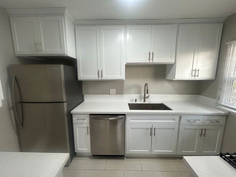 1323 S Highland Ave - Photo 6 of 13