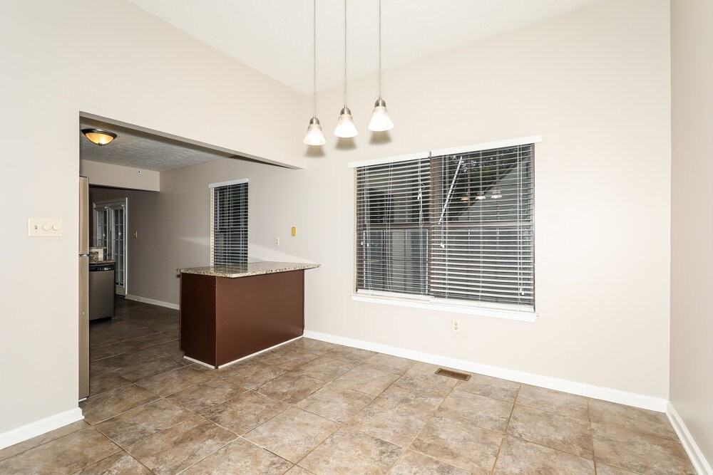 12065 Rossi Dr - Photo 6 of 17