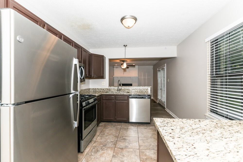 12065 Rossi Dr - Photo 7 of 17