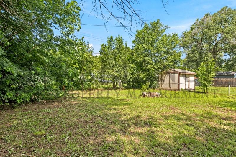 4421 S Oak Ave - Photo 2 of 14