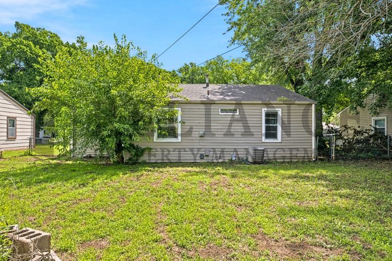 4421 S Oak Ave - Photo 3 of 14