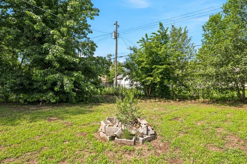 4421 S Oak Ave - Photo 4 of 14