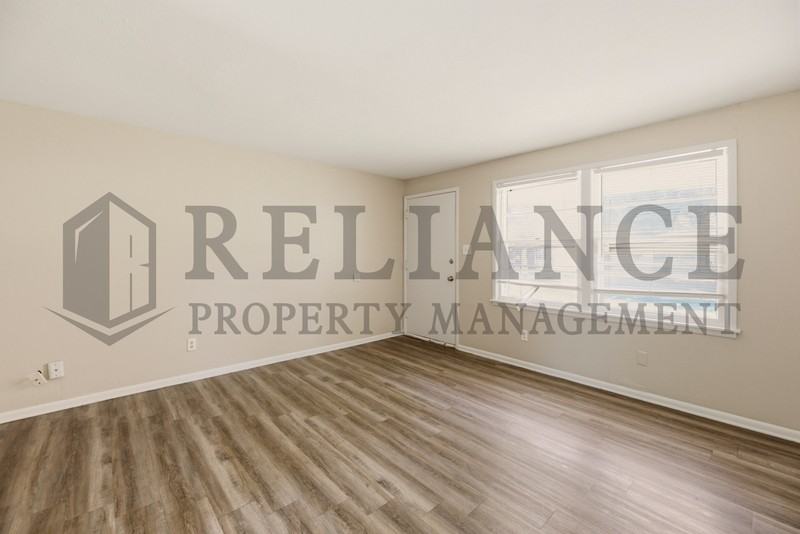 4421 S Oak Ave - Photo 6 of 14