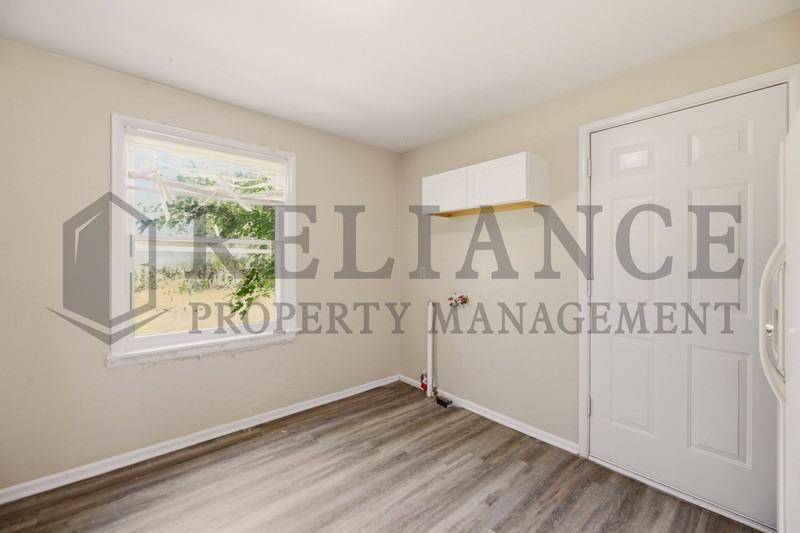 4421 S Oak Ave - Photo 7 of 14