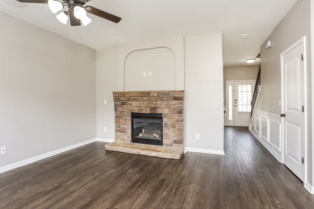 639 Ocean Ave - Photo 4 of 17
