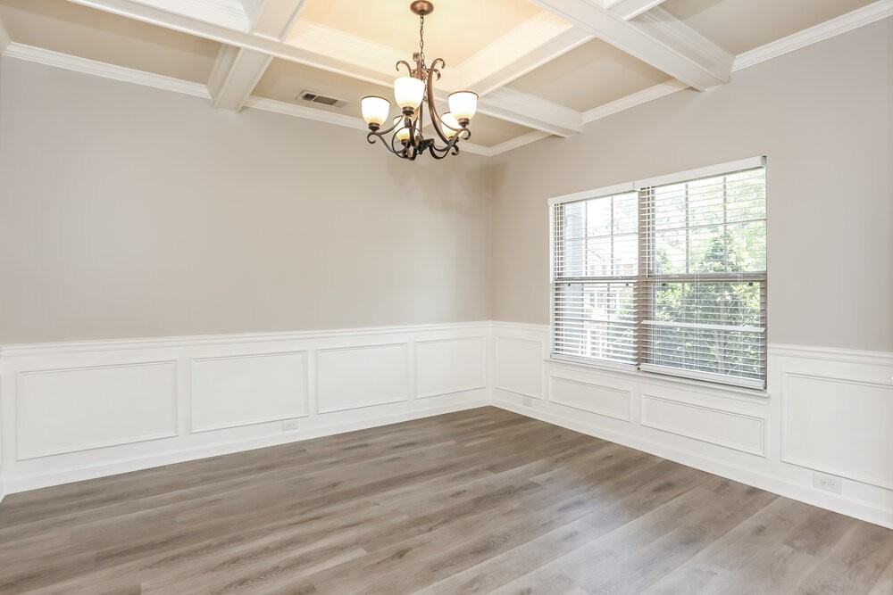 639 Ocean Ave - Photo 6 of 17