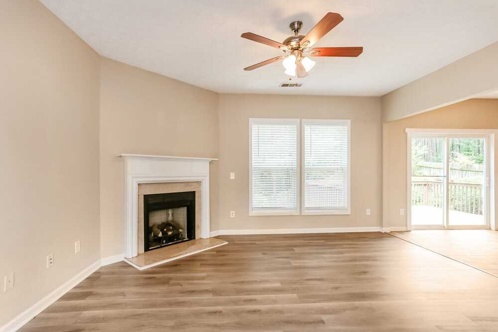 398 Glenleigh Dr - Photo 5 of 18